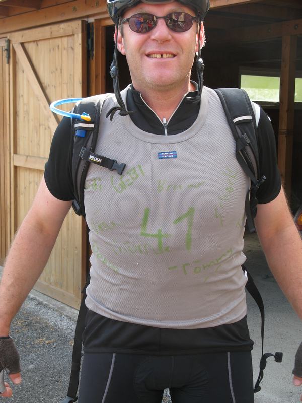519 und bekommt ein atmungsaktives Tshirt.JPG